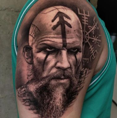 Tatuaje realista realizado por Pol Tattoo