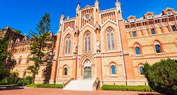 Los 10 mejores colegios mayores de Madrid